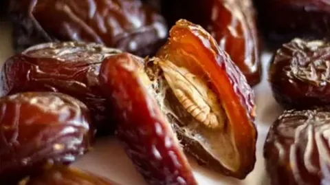 تصویر 2 از قیمت خرید خرما پیارم اصفهان + فروش ویژه
